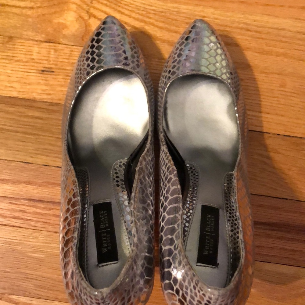 White House/Black Market Rece Snakeskin pumps - Picture 9 of 9